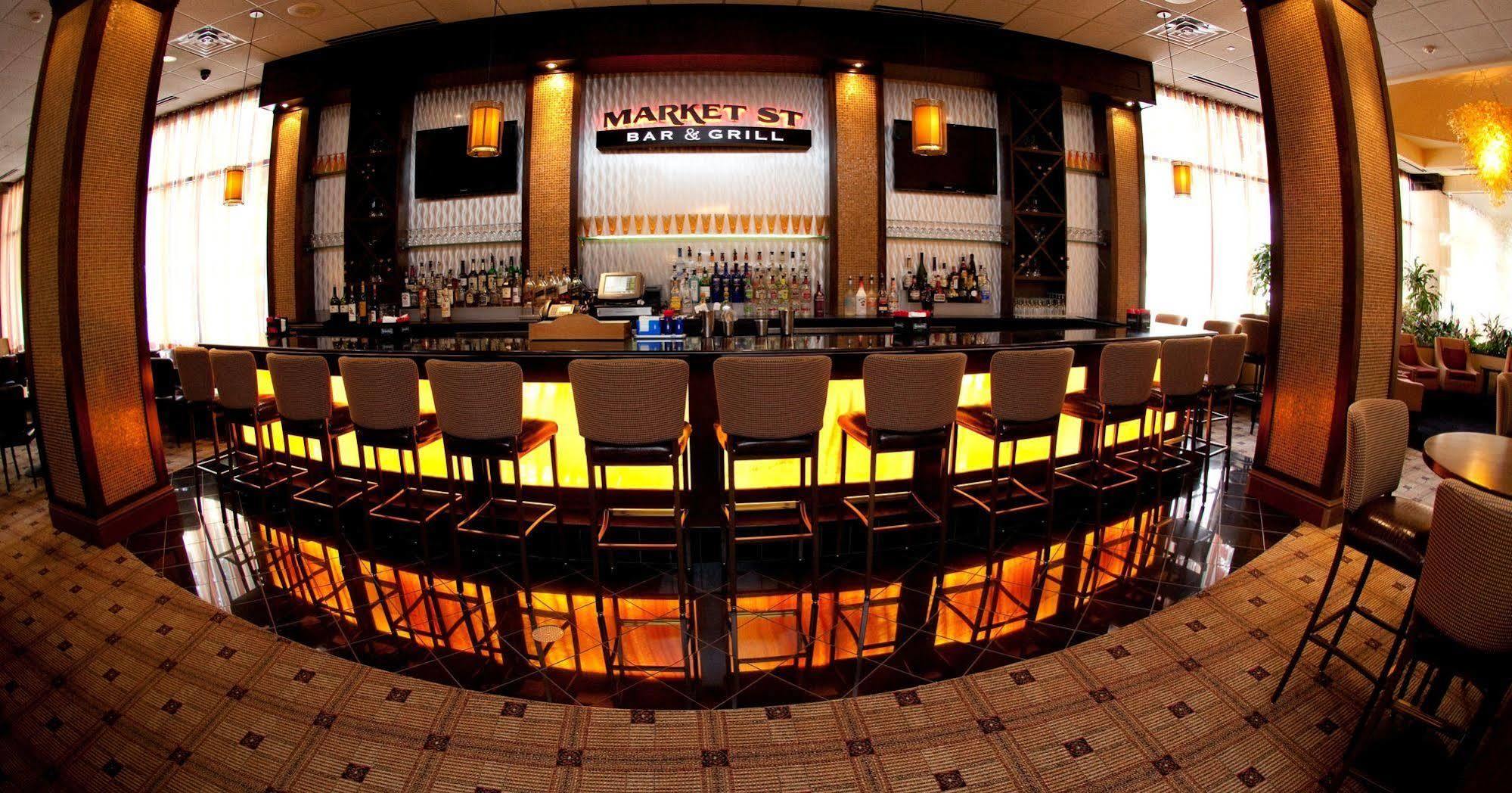 Hotel Doubletree By Hilton Poughkeepsie Exterior foto
